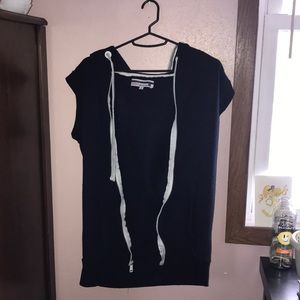 men’s cut-sleeved hoodie top